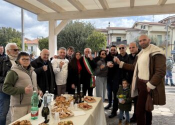Inaugurata la nuova struttura coperta a Silla di Sassano: “Sarà utile alle iniziative per il territorio”