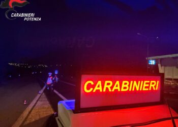 Si intrufolano in un’abitazione ma arrivano i carabinieri: furto sventato a Marsico Nuovo