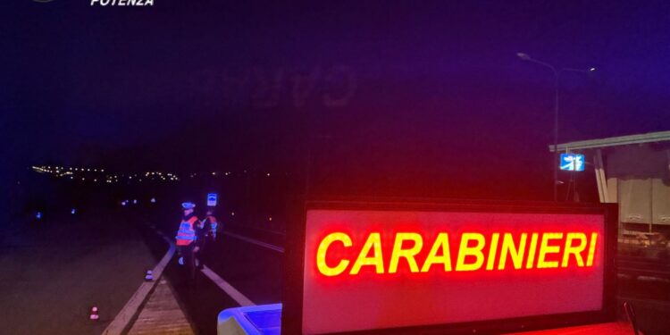 Si intrufolano in un’abitazione ma arrivano i carabinieri: furto sventato a Marsico Nuovo
