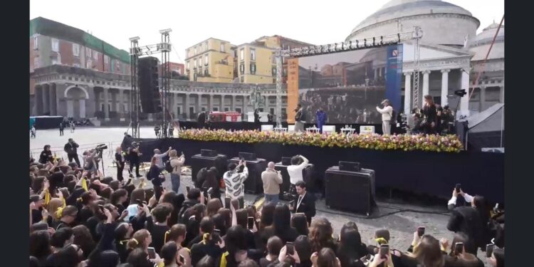 “Bella Così”, a Napoli un flash mob organizzato dalle giovani donne della Campania