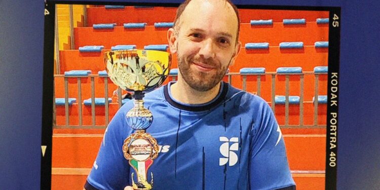 Il pongista saprese Giuseppe Lombardi conquista l’argento al Torneo Open di Spezzano Albanese