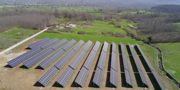 Tre nuovi impianti fotovoltaici nei terreni agricoli di Buonabitacolo con Seapower