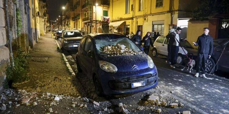 Paura ai Campi Flegrei: stanotte la scossa più forte. Una donna ferita