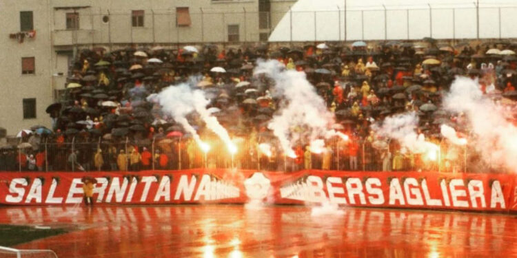 “I Fedelissimi” e “Salerno Regna” tingono di granata la Mostra “Ultras- I Colori del Calcio” a Firenze