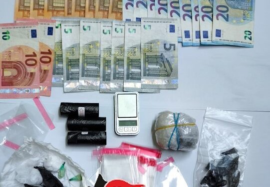 Montecorvino Rovella: arrestato con droga e contanti, tenta la fuga a piedi