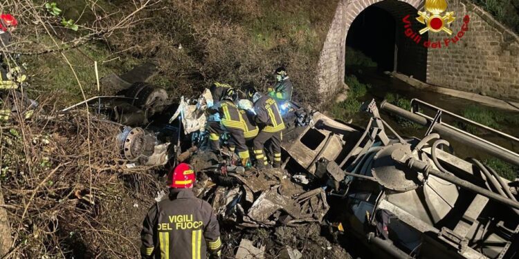 Tragico incidente sul raccordo Potenza/Sicignano: perde la vita autista di un mezzo pesante