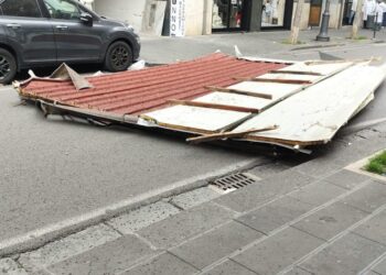 L’Agro devastato dal maltempo, volata la copertura di un tetto