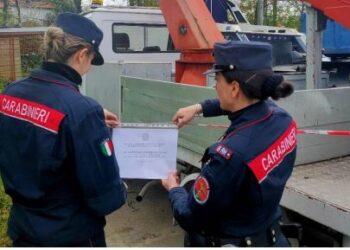 Sequestrata autofficina a Bellizzi per deposito illegale di rifiuti e inquinamento ambientale