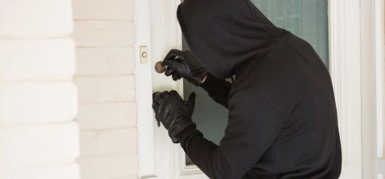 Tentato furto in un’abitazione  a Sassano: messi in fuga dall’allarme