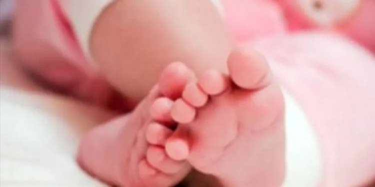 Scafati, partorisce in casa con l’aiuto dei soccorritori del 118: mamma e neonata stanno bene