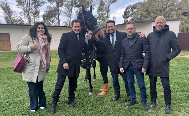 Senatori e deputati in visita a Varenne, ospite a Eboli