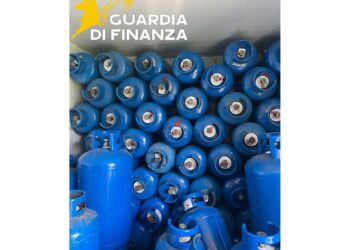 Frode nella distribuzione di Gpl: sequestrate 563 bombole a Scafati
