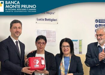 Sicurezza a Scuola: La Banca Monte Pruno dona due defibrillatori a San Pietro al Tanagro