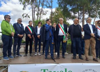 A Pisticci la protesta contro i ritardi e la mancanza di sicurezza sulla Basentana