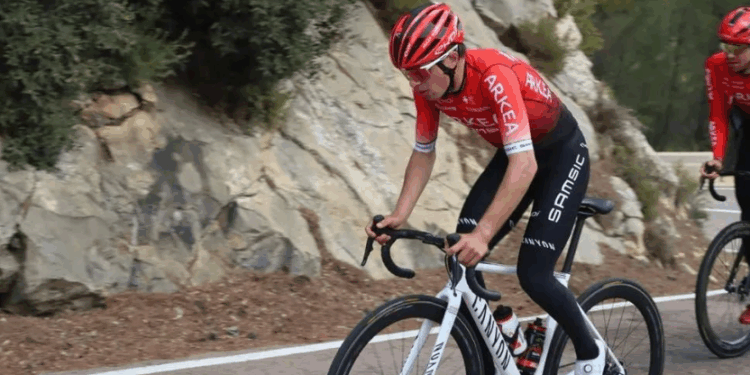 Parte il Giro d’Italia: tra i ciclisti anche il lucano Alessandro Verre