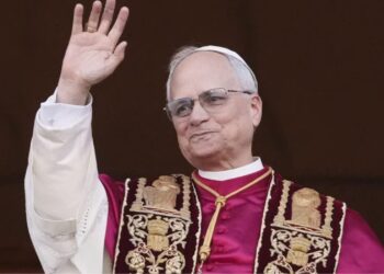 Papa Leone XIV, la Campania, la “benedizione” della madonna di Pompei e il “benvenuto” del vescovo De Luca