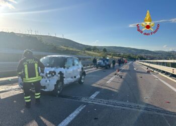 Incidente sulla S.S. 658 a Potenza: coinvolti 7 veicoli e 13 persone.  Quattro i feriti trasportati in ospedale
