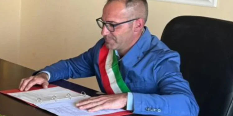 Il vicesindaco Virgilio Giudice subentra a Giovanni Fortunato alla guida del Comune di Santa Marina