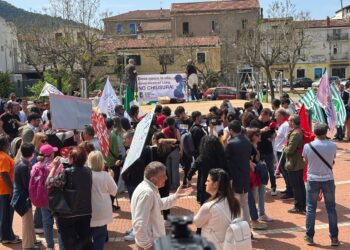 Tutti in piazza per dire “No” alla chiusura del punto nascita dell’ospedale di Sapri
