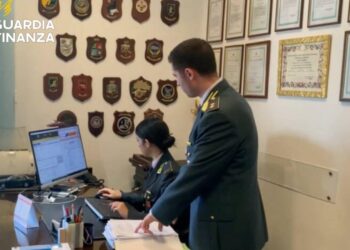 Truffa da oltre un milione di euro a danno di anziani e persone vulnerabili: due coniugi indagati a Matera