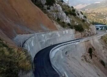 Riapre la Statale 18 a Castrocucco: circolazione in senso alternato
