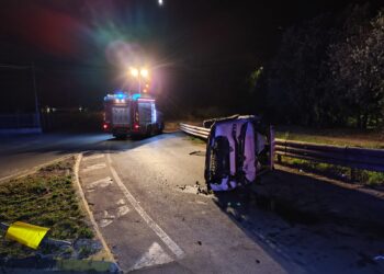 Auto si ribalta a Eboli: tre donne ferite. Una è grave