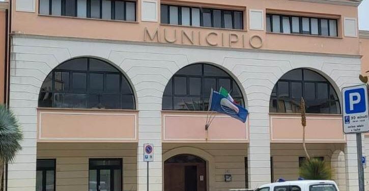 Veicolo confiscato e DASPO urbano per due soggetti: operazione della Polizia Locale di Agropoli a tutela della sicurezza