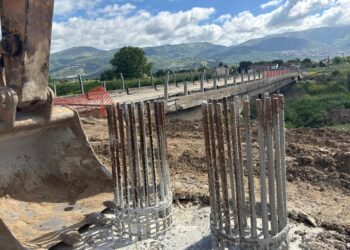 Nuovo stop al ponte di Caiazzano. Guzzo: “Nessun problema, i lavori vanno avanti”