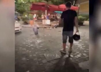 Angri, maxi rissa nella movida: sei giovani colpiti da misura cautelare dopo le coltellate in piazza Doria