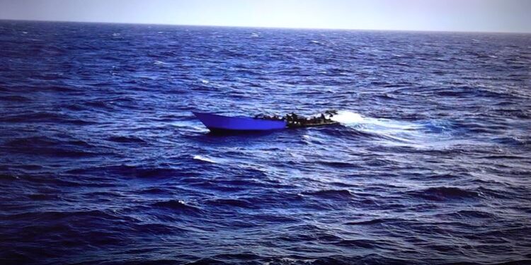 Sbarco a Salerno, fermati due scafisti: decisiva la collaborazione dei migranti