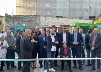 A Pertosa la cerimonia inaugurale della Sagra del Carciofo