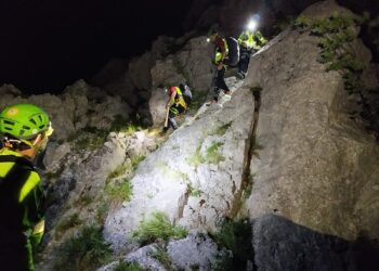 Escursionista pugliese in difficoltà sul sentiero delle Gole del Barile nel Parco del Pollino: salvato nella notte dal Soccorso Alpino  