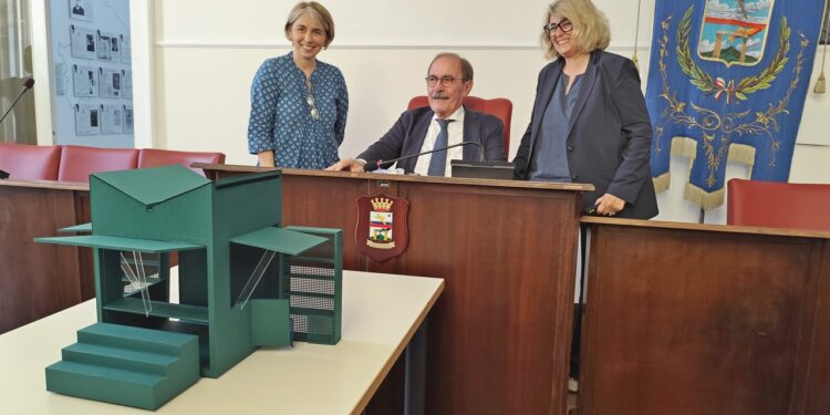 Pompei rinnova il volto urbano: nuovi chioschi al posto delle bancarelle abusive