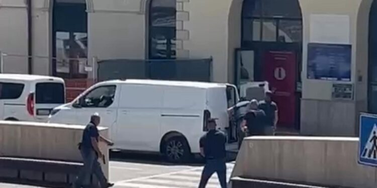 Tentata rapina a Potenza: fermato anche il quarto rapinatore. Recuperate armi e refurtiva: decisivo l’intervento della Polizia di Stato