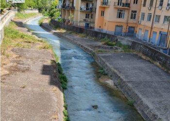 Sversamento nel fiume Irno: denunciato il titolare di una ditta di trivellazioni