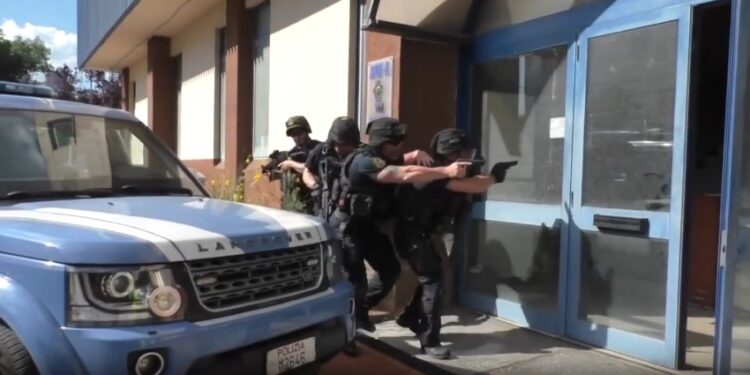 Prima esercitazione annuale della Squadra Negoziazione a Potenza:  simulata una strage familiare