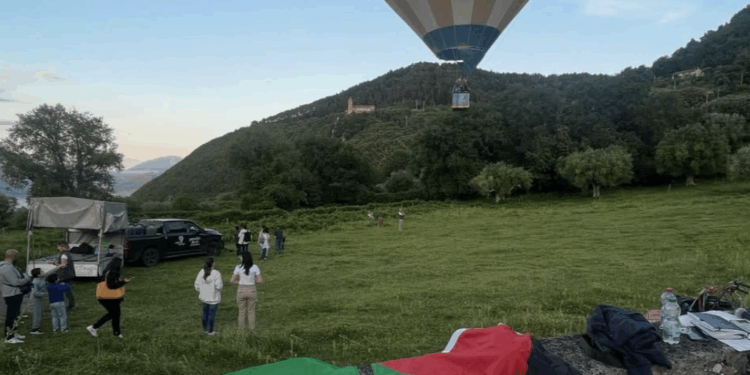 “Voli sull’arte” a San Giovanni a Piro: in mongolfiera per celebrare la Repubblica e il paesaggio cilentano