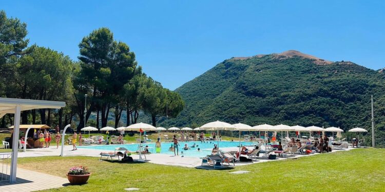 Vietri di Potenza, riapre la “Piscina del Sole”: dal 14 giugno sport, relax e natura per un’estate tutta da vivere