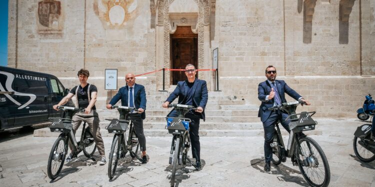 Matera pedala verso un futuro sostenibile: oltre 80mila noleggi in sei mesi con il bike sharing VAIMOO