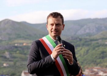 Eolico, sindaco di Vietri di Potenza fa intervenire polizia in Regione