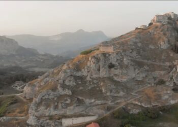 Caggiano. Messa in sicurezza della rupe e della Cappella di Santa Veneranda: lavori in corso nel centro storico