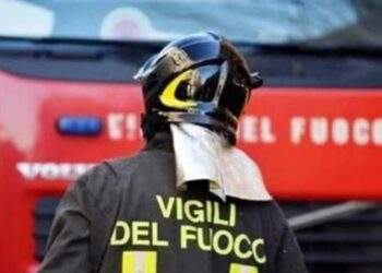 Matera, incendio lambisce campo scout: evacuati 15 ragazzi. Nessun ferito
