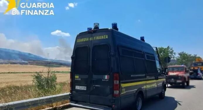 Sotto choc dopo un incidente nel Potentino, camionista salvato dai finanzieri