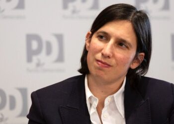 New Oikos 2025: a Contursi Terme si riaccende il dibattito sul futuro delle aree interne con Elly Schlein