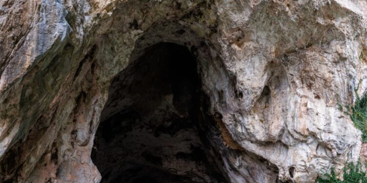 Firmato il nuovo protocollo d’intesa tra il Gruppo Iren e la Fondazione MIdA per la valorizzazione delle Grotte di Pertosa-Auletta.