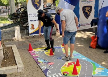 Giornata di sensibilizzazione ad Avigliano: la Polizia di Stato contro ludopatia, alcol e droga