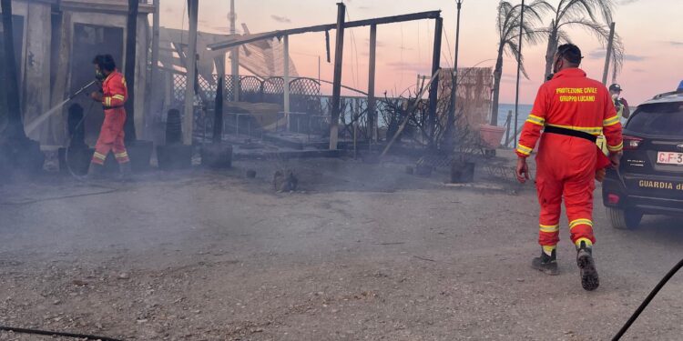Nell’inferno di Metaponto con la protezione civile Gruppo Lucano: “Assistito a scene apocalittiche”