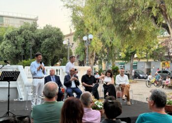 Sapri, “Terre del Bussento Experience” conquista il pubblico: il territorio si racconta tra vino, libri e tradizione
