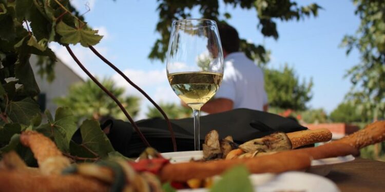 Turismo enogastronomico e sviluppo locale: la Campania stanzia 9,5 milioni di euro per promuoverli