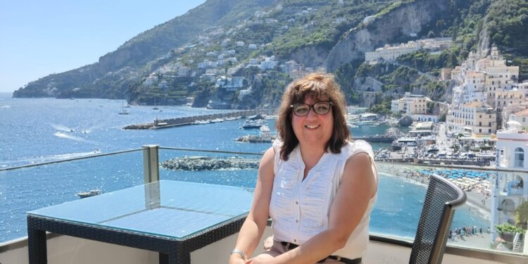 La scrittrice padulese Patricia Luongo premiata alla Sorbona di Parigi